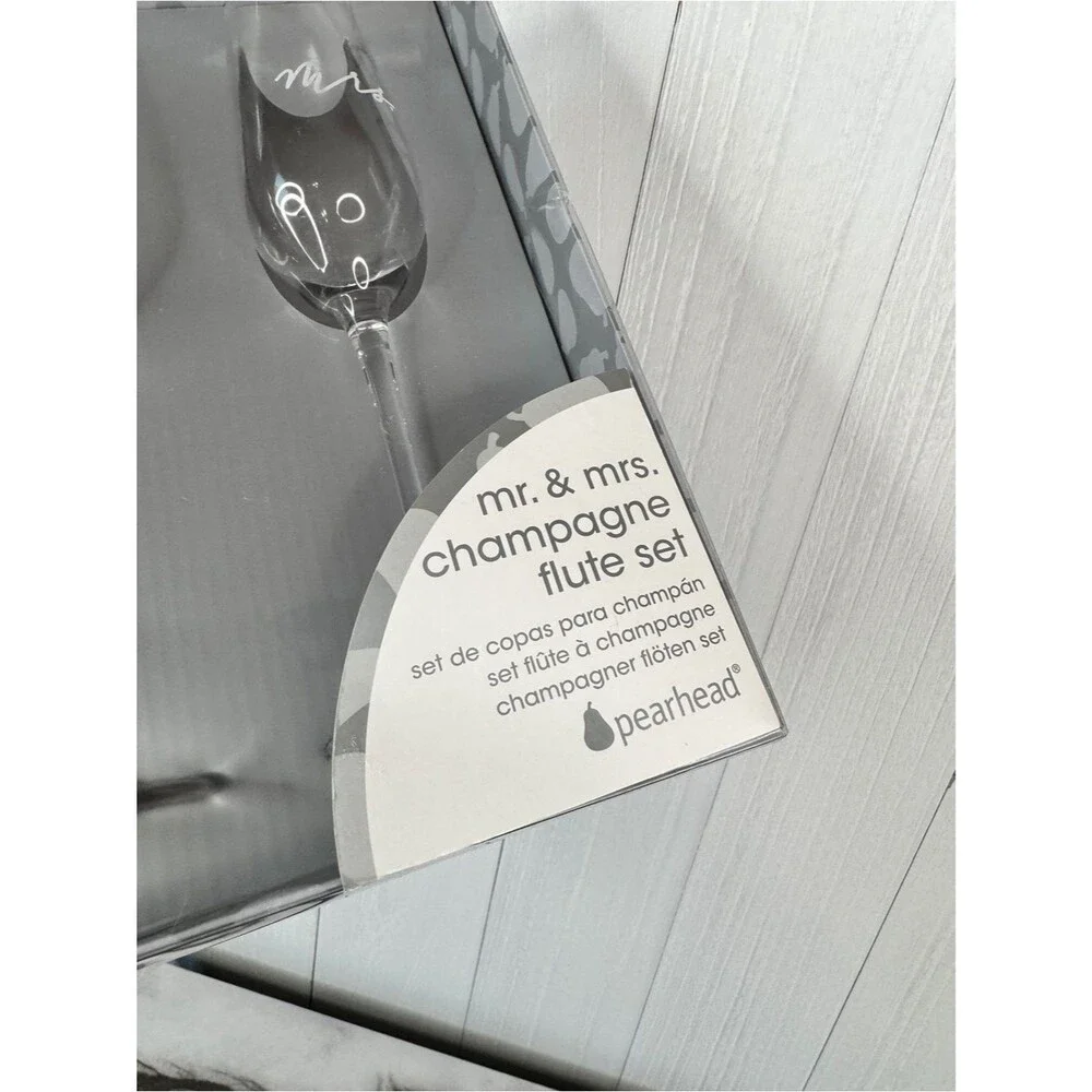 Pearhead Mr. & Mrs. Champagne Flute Set Clear Glass 2pc NEW